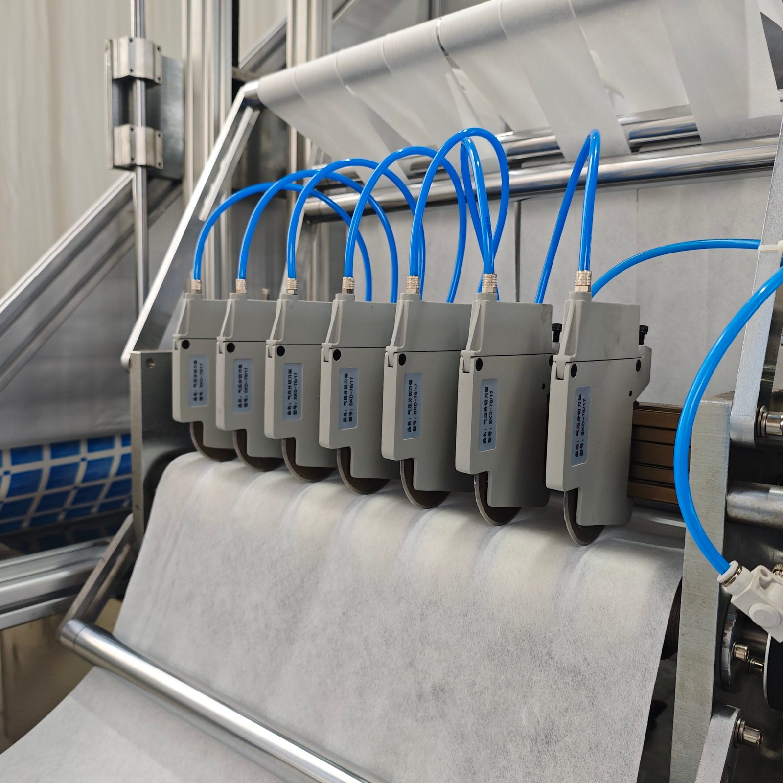 Single Piece Alcohol Swabs Pads Wrapping Machine Full Automatic 4 Side Sealing Square Packaged Wet Wipe Making Machine